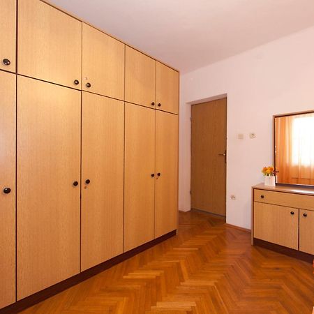 Apartmani Darinka Baska Voda Luaran gambar