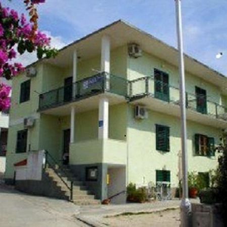 Apartmani Darinka Baska Voda Luaran gambar