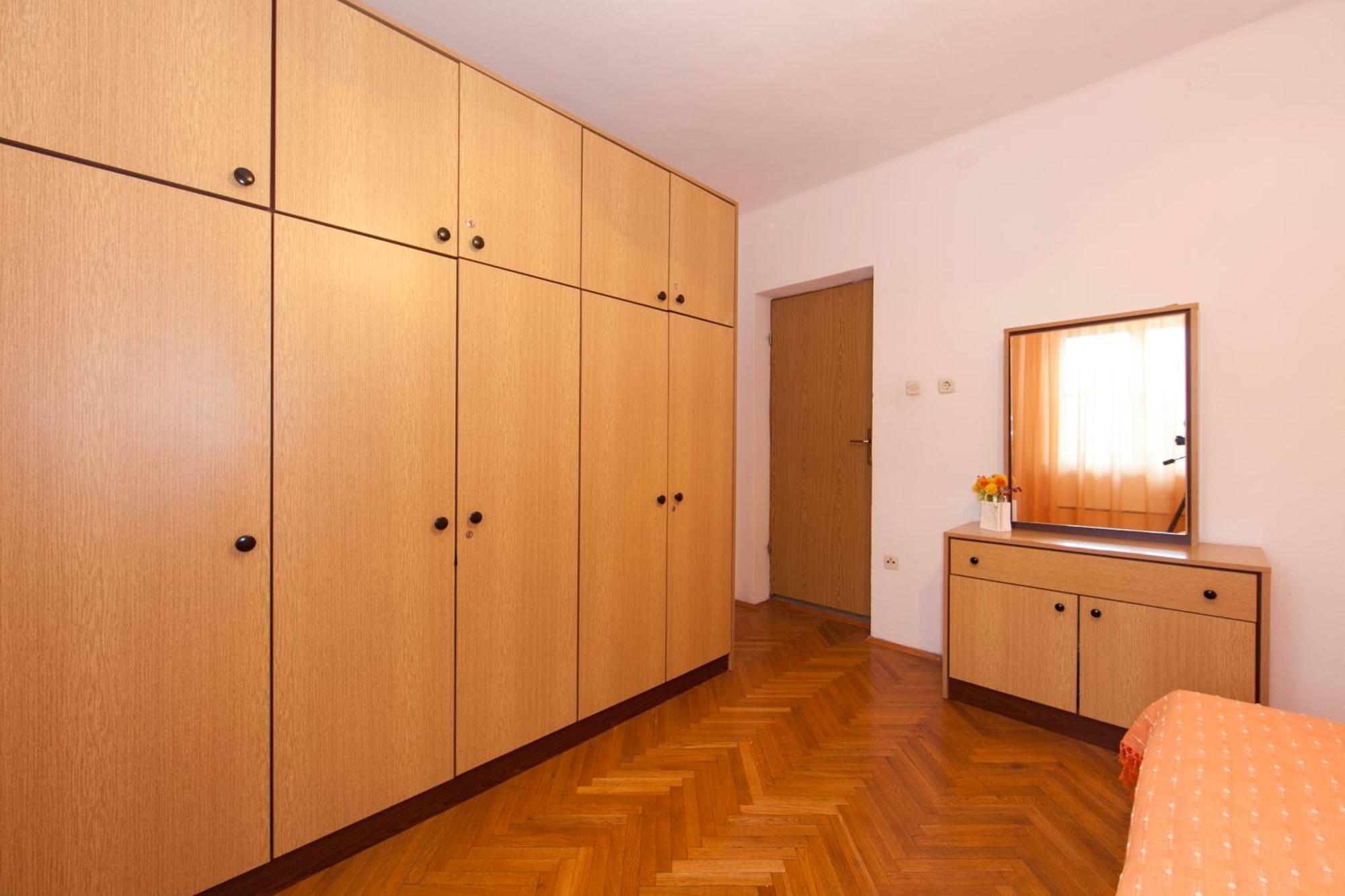 Apartmani Darinka Baska Voda Luaran gambar