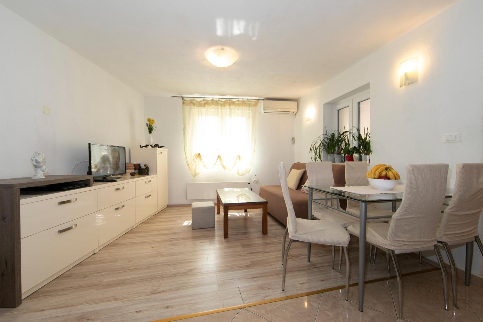Apartmani Darinka Baska Voda Luaran gambar