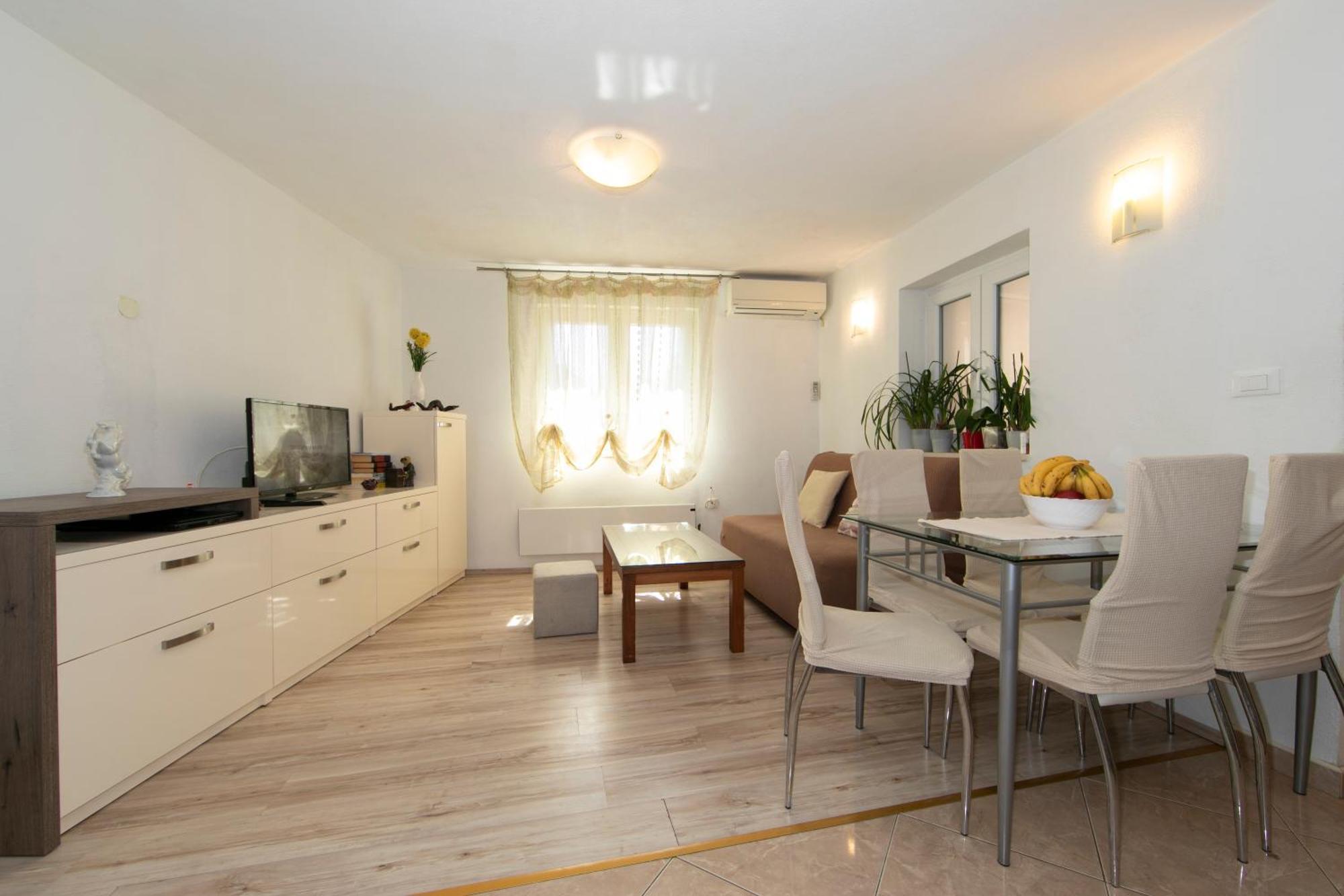 Apartmani Darinka Baska Voda Luaran gambar