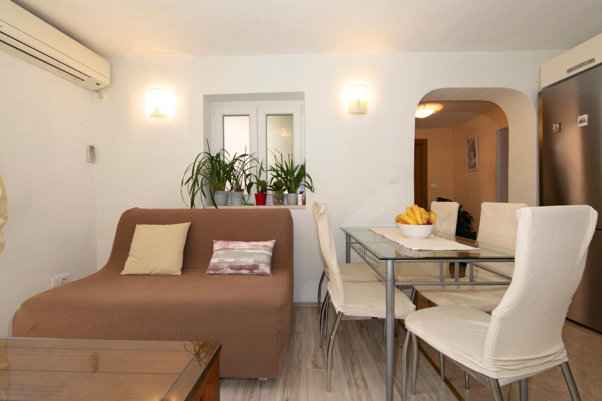 Apartmani Darinka Baska Voda Luaran gambar