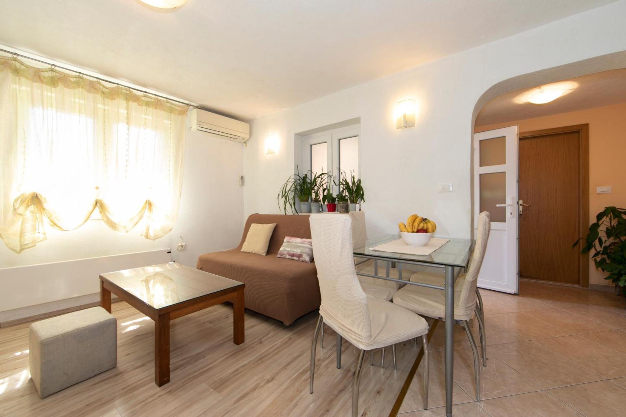 Apartmani Darinka Baska Voda Luaran gambar