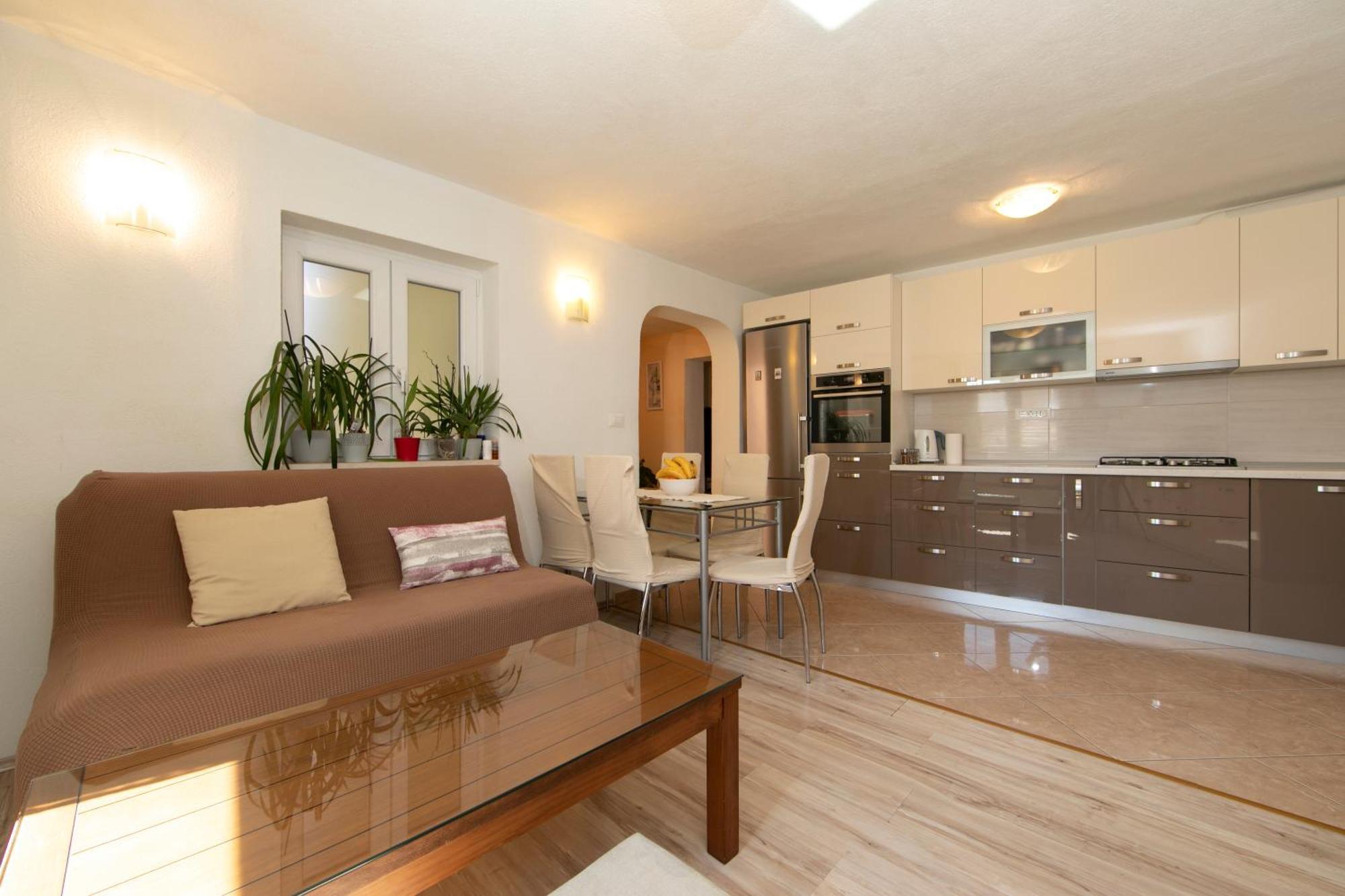 Apartmani Darinka Baska Voda Luaran gambar