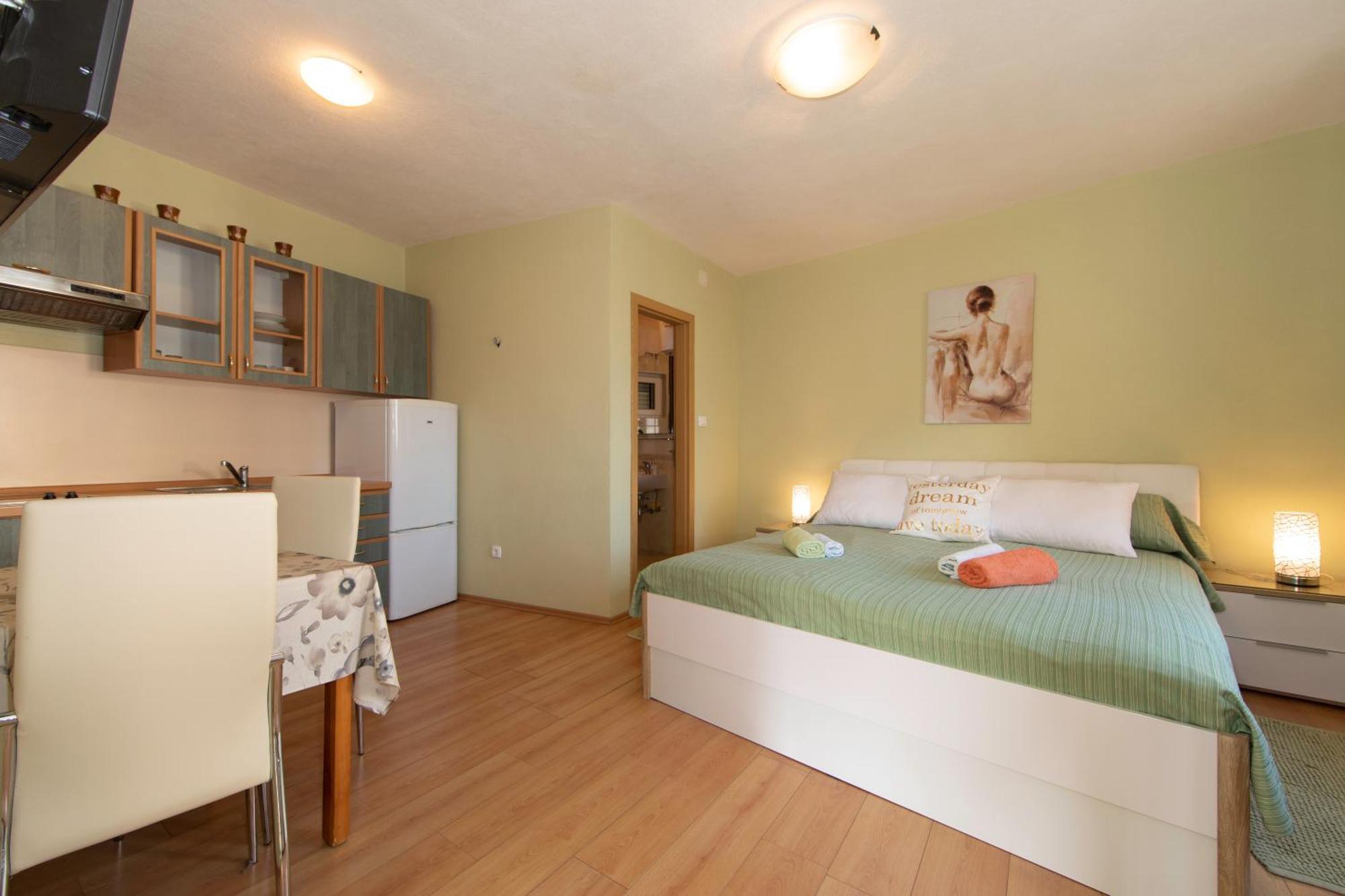 Apartmani Darinka Baska Voda Luaran gambar