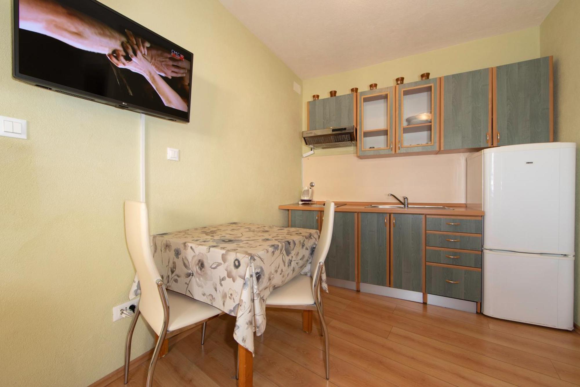 Apartmani Darinka Baska Voda Luaran gambar