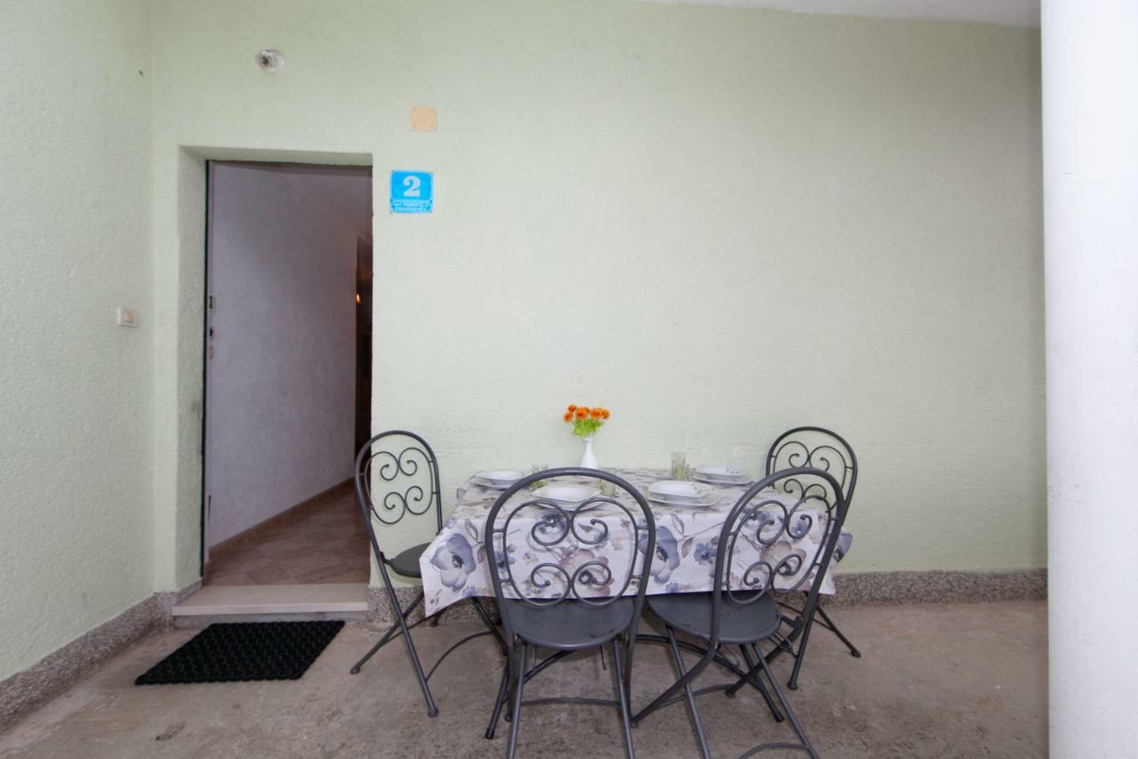Apartmani Darinka Baska Voda Luaran gambar