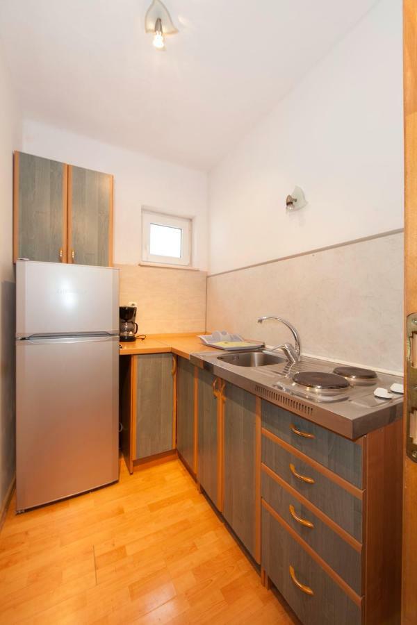 Apartmani Darinka Baska Voda Luaran gambar