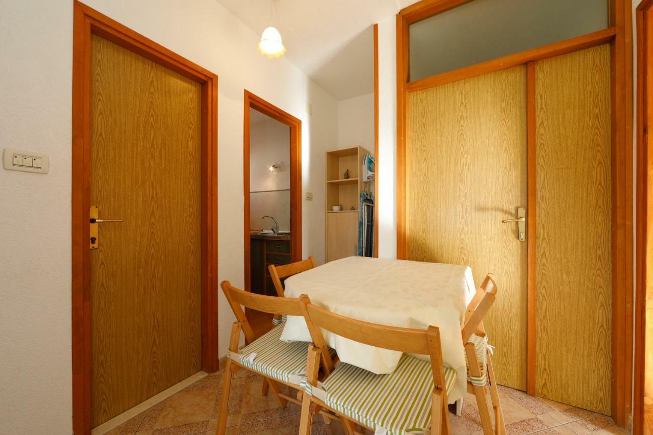 Apartmani Darinka Baska Voda Luaran gambar