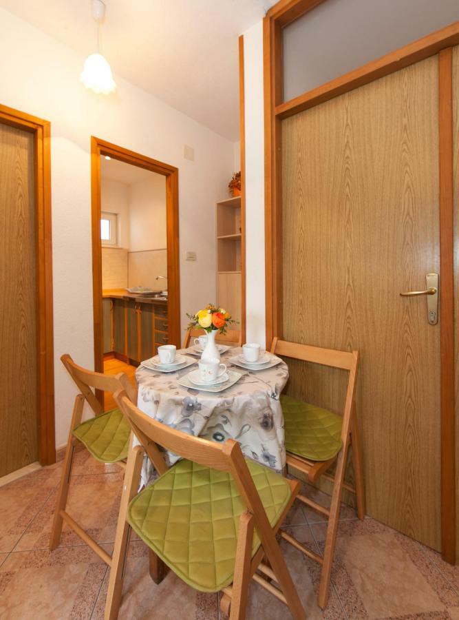 Apartmani Darinka Baska Voda Luaran gambar