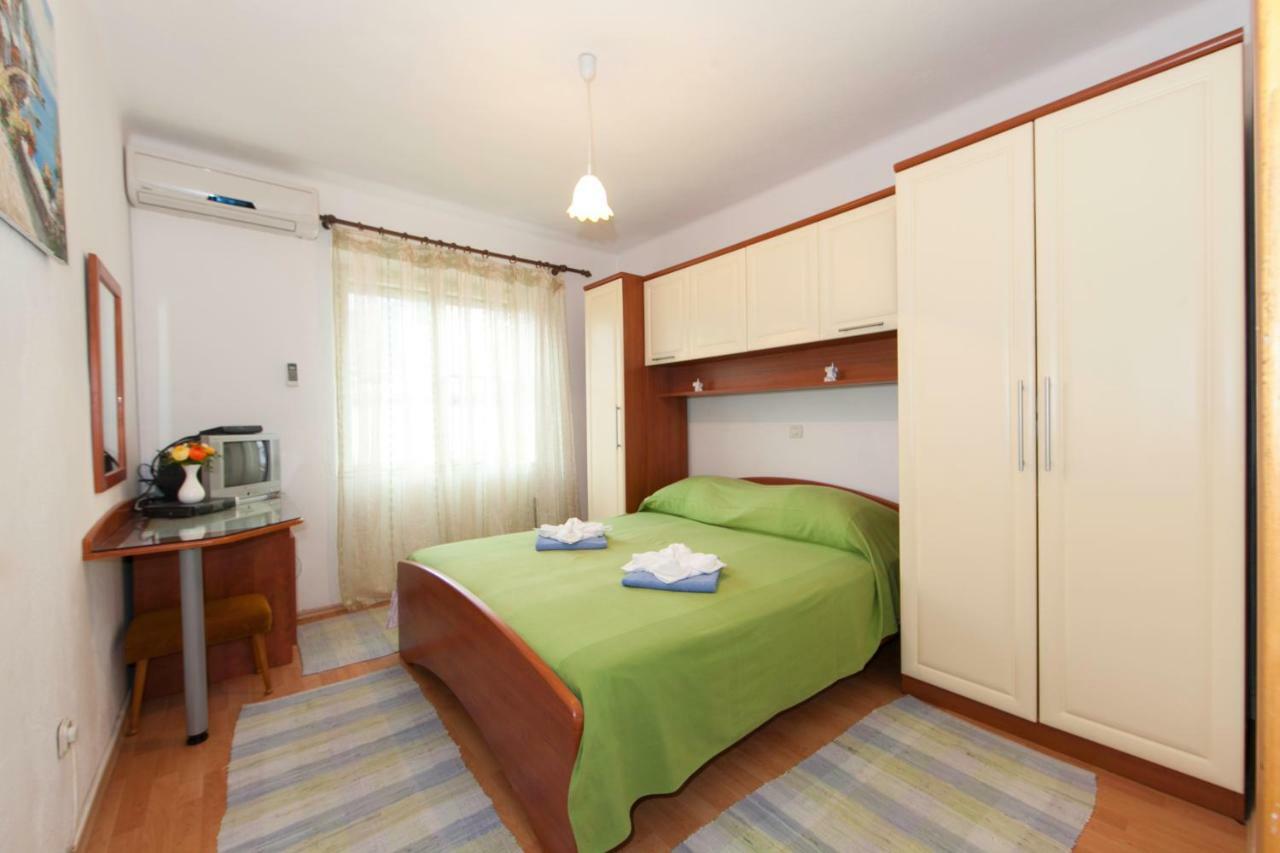 Apartmani Darinka Baska Voda Luaran gambar