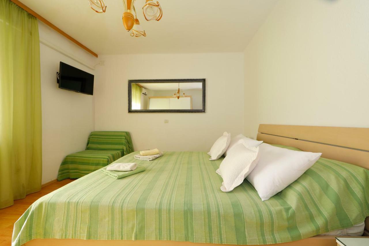 Apartmani Darinka Baska Voda Luaran gambar