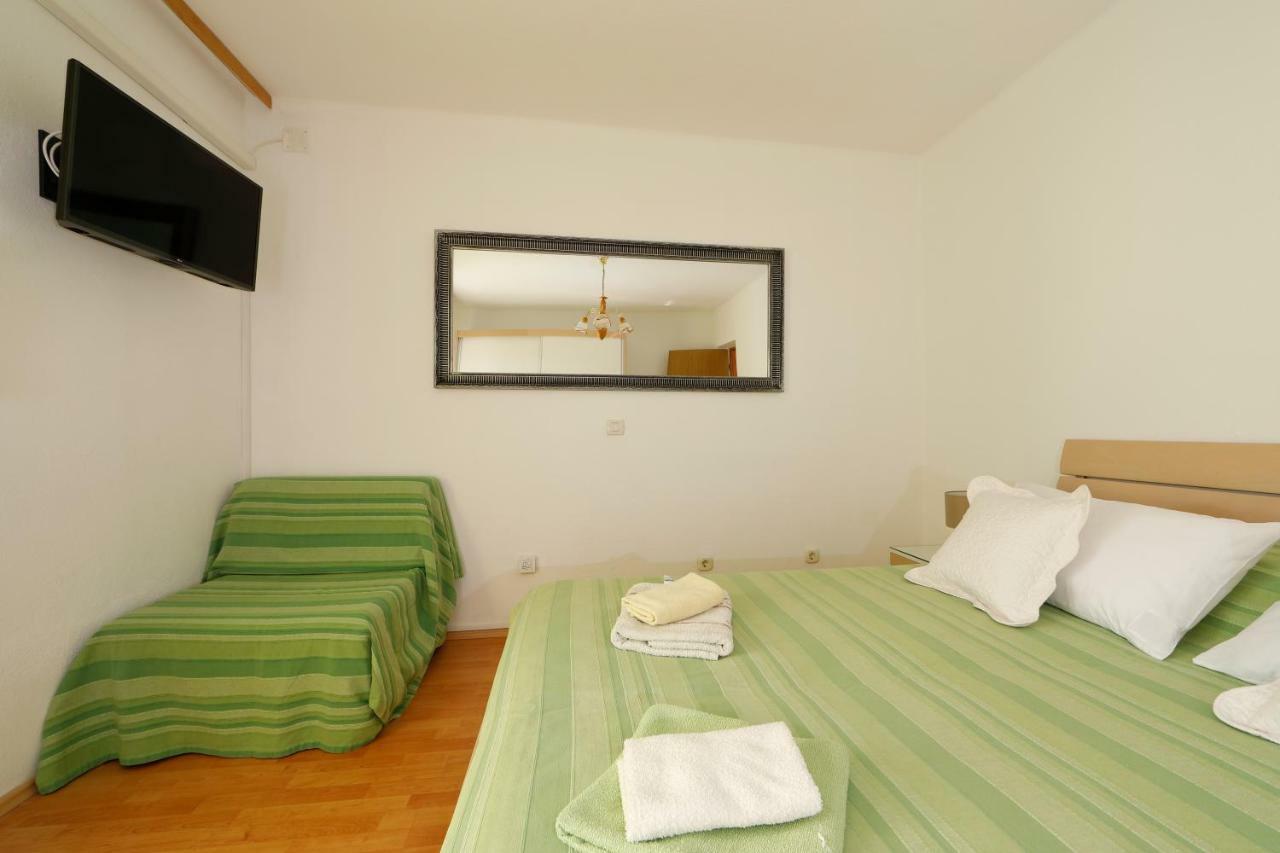 Apartmani Darinka Baska Voda Luaran gambar