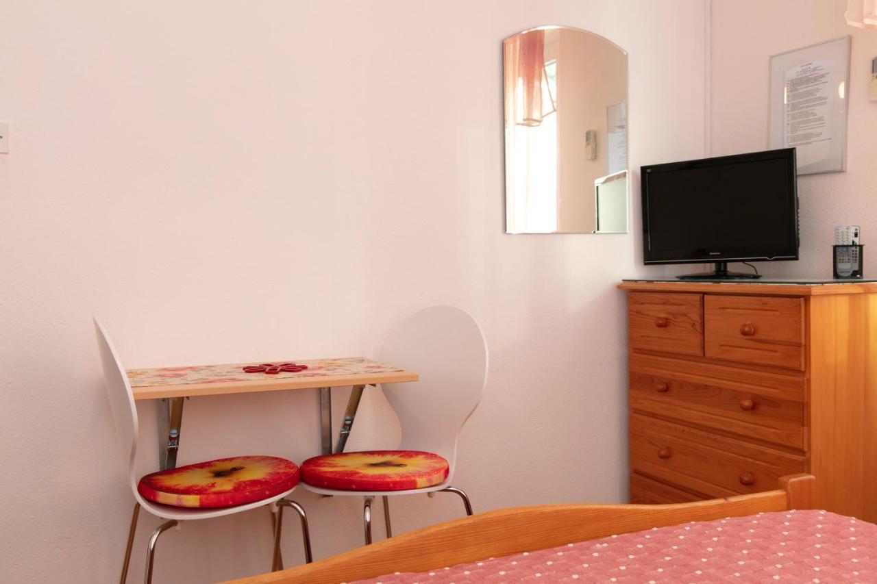 Apartmani Darinka Baska Voda Luaran gambar