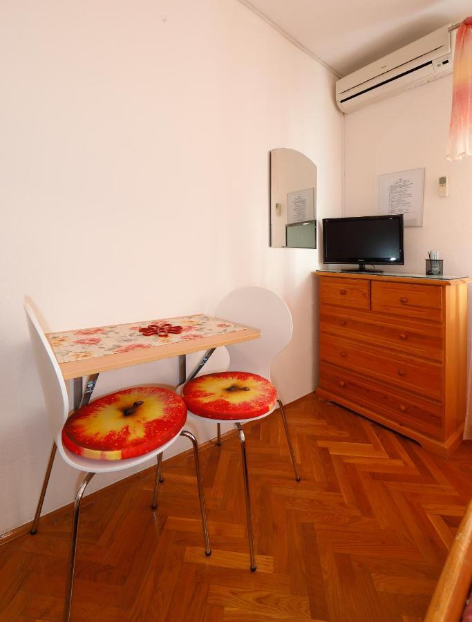 Apartmani Darinka Baska Voda Luaran gambar
