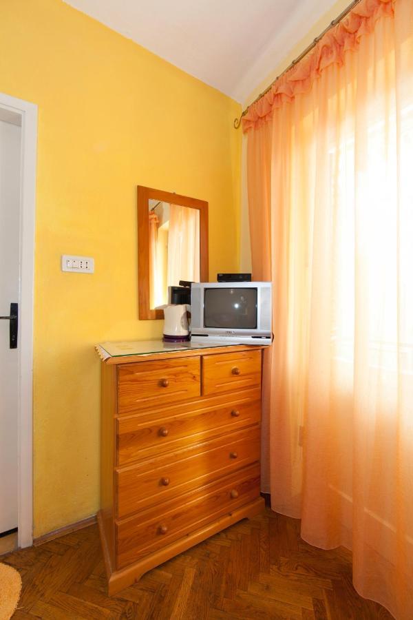 Apartmani Darinka Baska Voda Luaran gambar