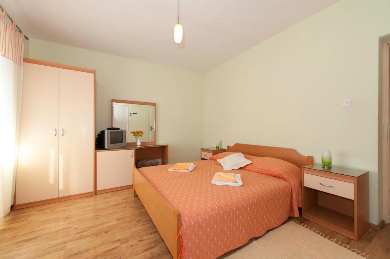 Apartmani Darinka Baska Voda Luaran gambar