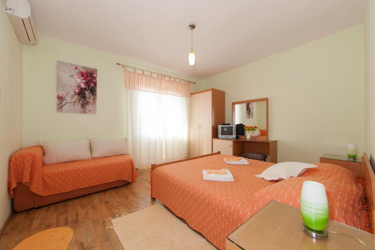 Apartmani Darinka Baska Voda Luaran gambar